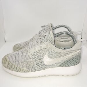 Nike Roshe One Flyknit Running Sneakers‎ Women's Size 7 Grey, White